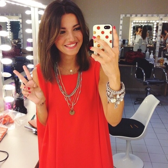 Red flowy Dress - Picture 2 of 4