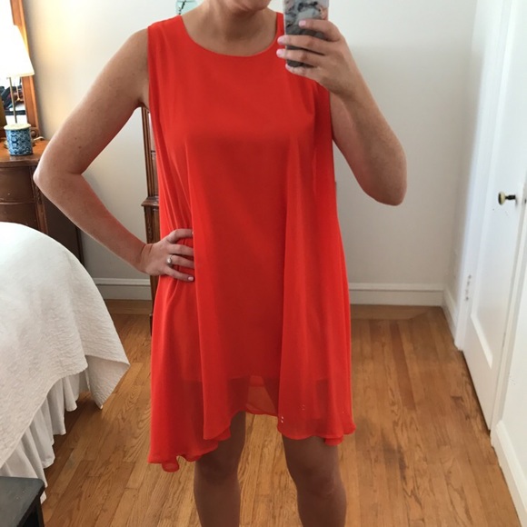 Red flowy Dress - Picture 4 of 4