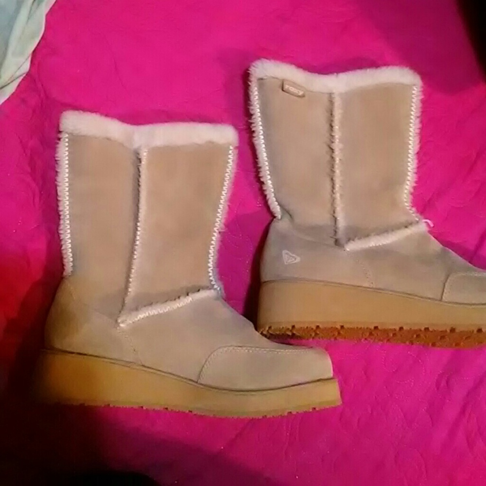 Brand new Roxy boots