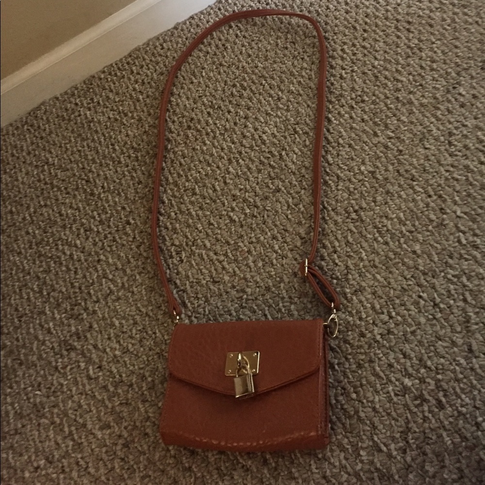 Cross body clutch