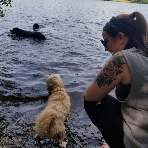 Meet your Posher, Bethany - Picture 2 of 8