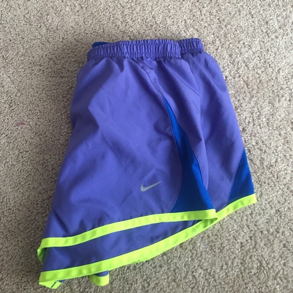 Women's Nike running shorts - Picture 2 of 3
