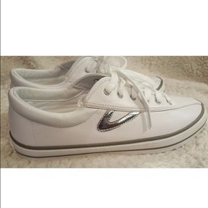 Tretorn casual sneakers size 9