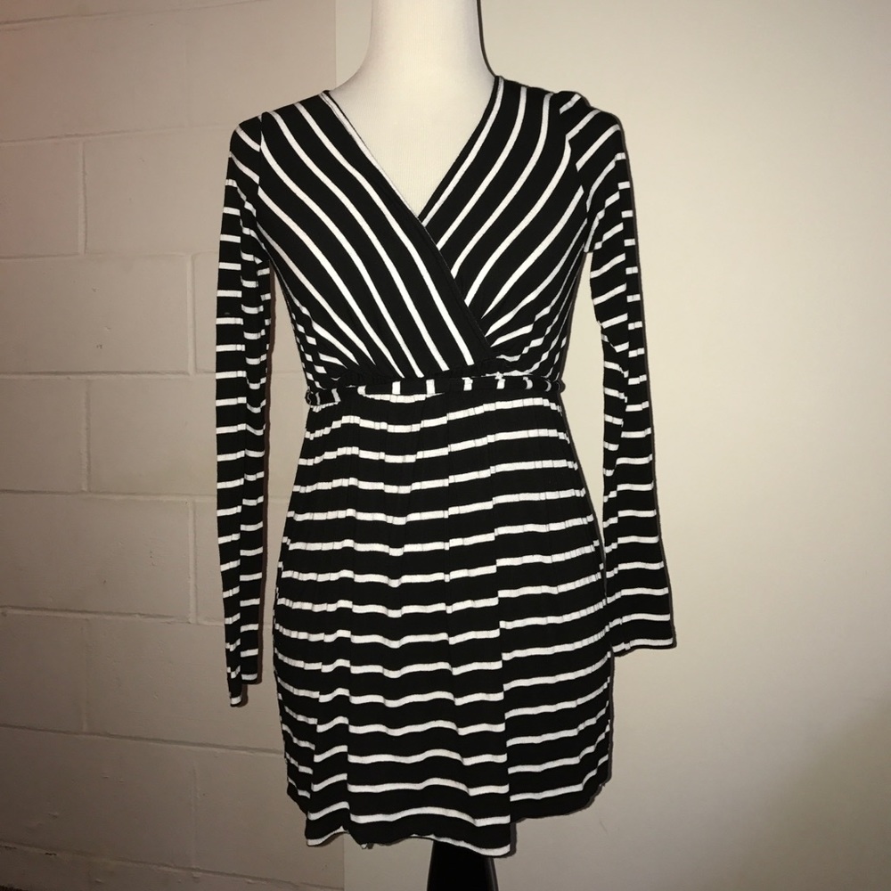 Oh baby motherhood small maternity nursing shirt