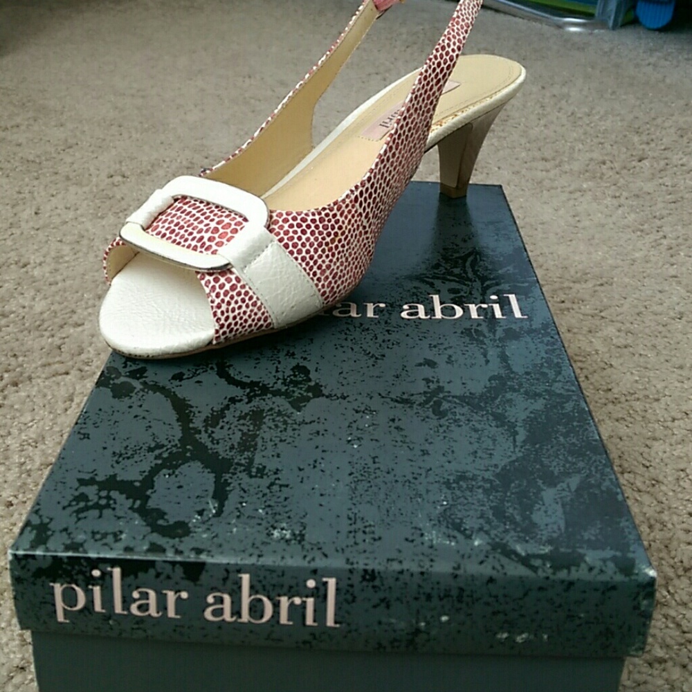 Gently worn Pilar Abril slingback size 7.5 / 38