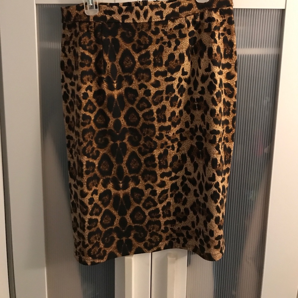 Leopard pencil skirt