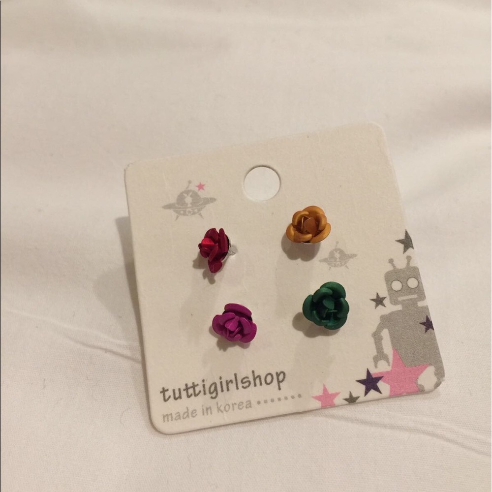 Cute earrings!