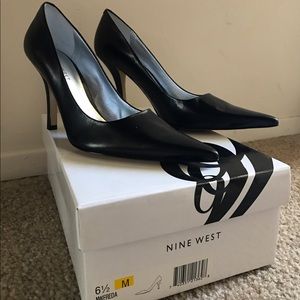 Nine West NEW Black Leather Freda Pumps Size 6 1/2