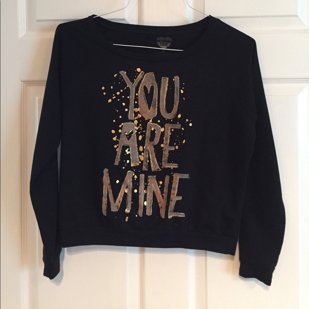 Black sweatshirt