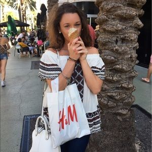 Meet your Posher, Leighia