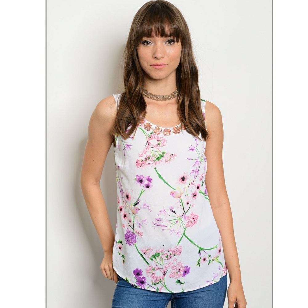 Floral sleeveless blouse
