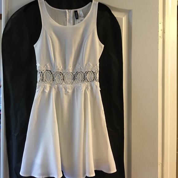 NWT White Summer Dress - Picture 1 of 3
