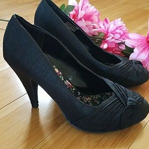 Vintage style heels