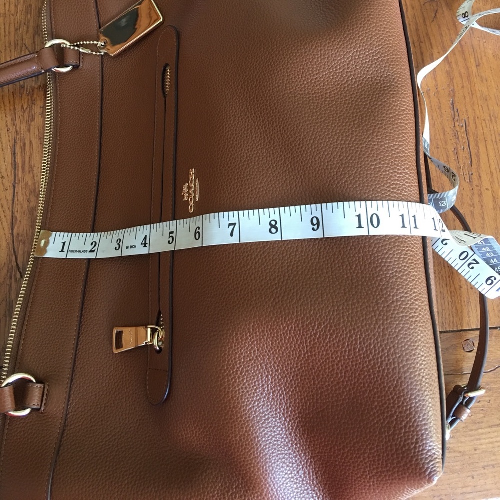 Tyler Tote NEW last one 💗 it's a beauty😀 - Picture 4 of 8