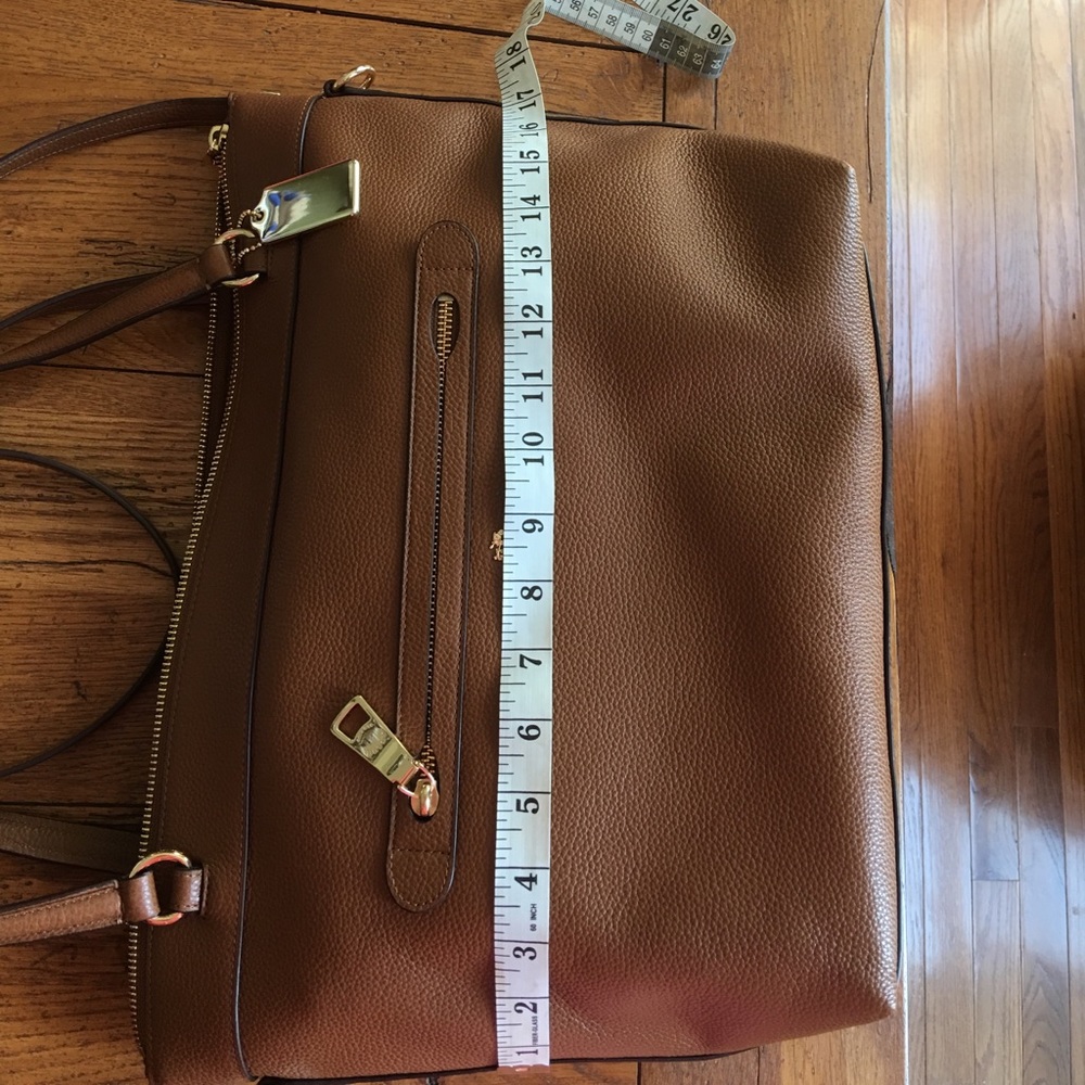 Tyler Tote NEW last one 💗 it's a beauty😀 - Picture 6 of 8