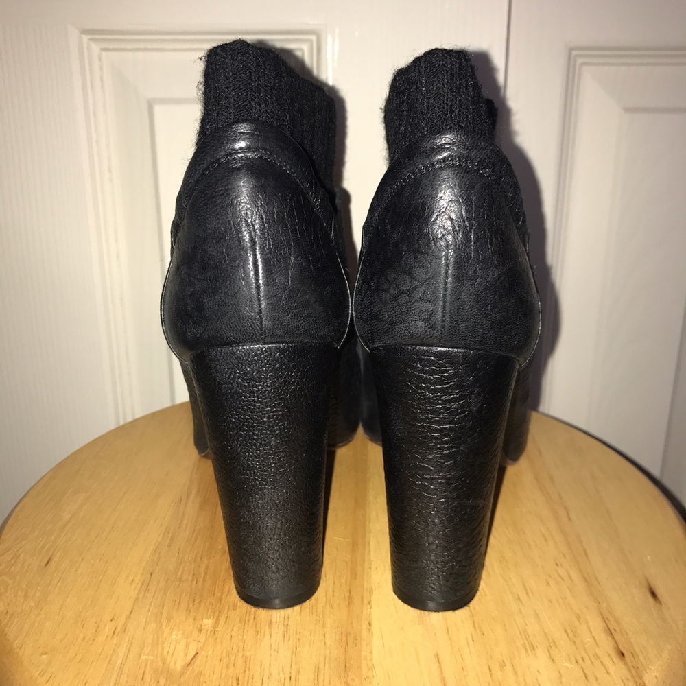 AUTHENTIC CHANEL PARIS EDINBURG BOOTS SZ 38 BLACK - Picture 5 of 8