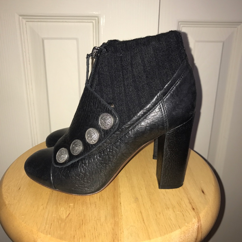 AUTHENTIC CHANEL PARIS EDINBURG BOOTS SZ 38 BLACK - Picture 8 of 8