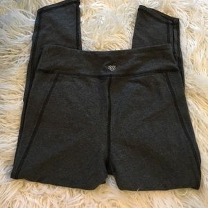 Women's Small cropped leggings