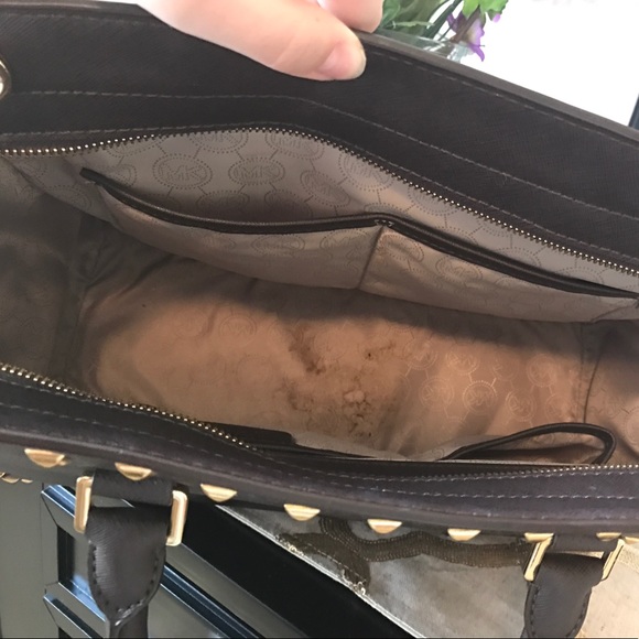 LIKE NEW ~Michael Kors coffee color bag gold studs - Picture 4 of 4