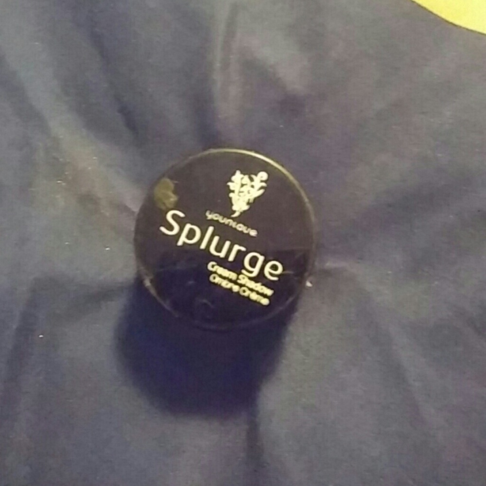 Younique splurge cream shadow