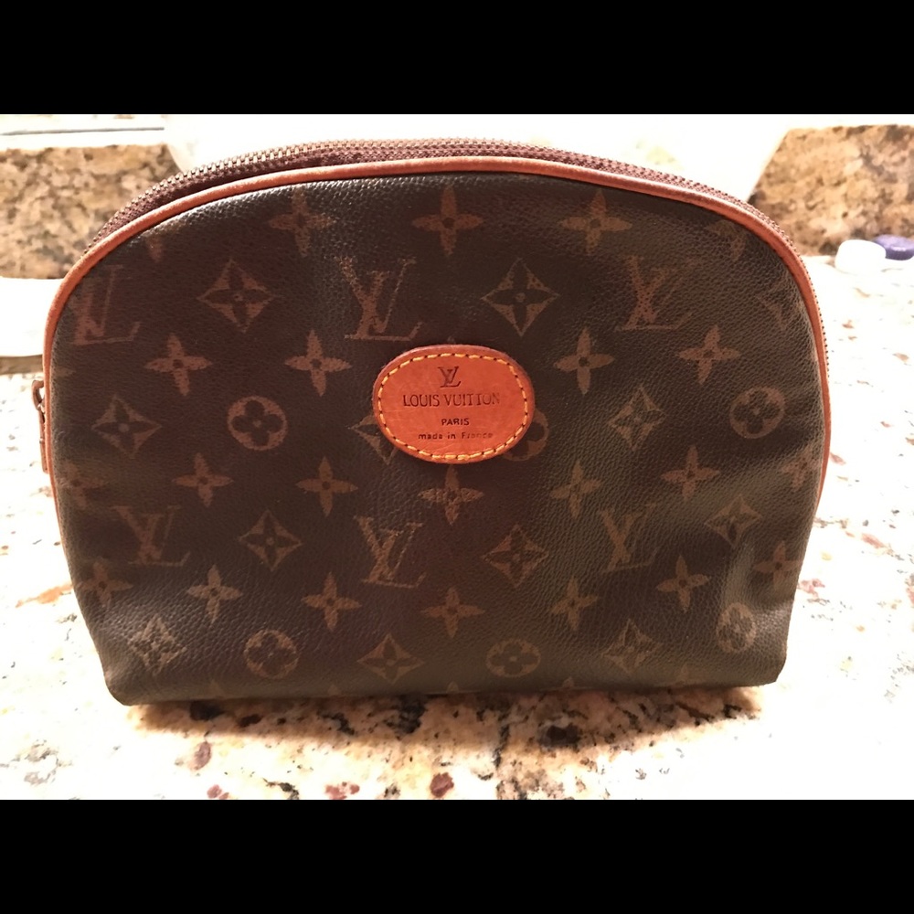 🚫NOT FOR SALE! VINTAGE LOUIS VUITTON MAKEUP POUCH