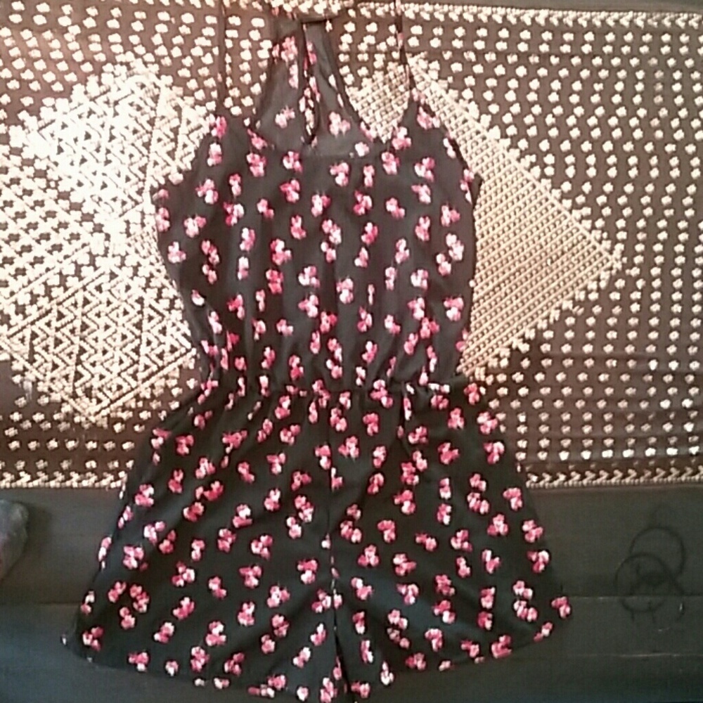 Bran new floral pattern romper