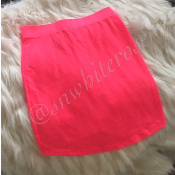 Neon Skirt 💕 - Picture 2 of 2