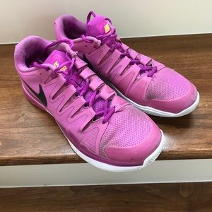 Women's Nike Vapor 9.5 Tour Tennis Shoes