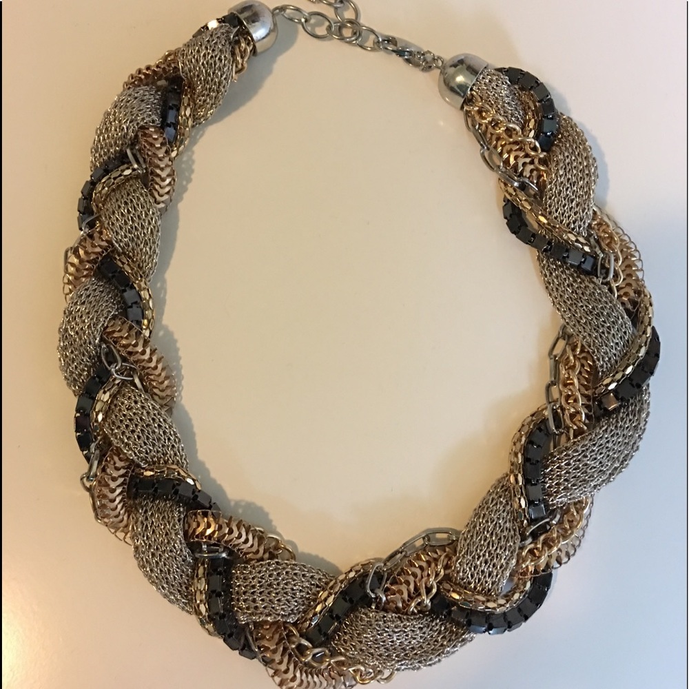 Express statement necklace