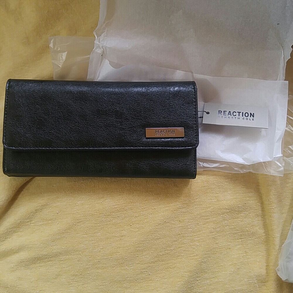 Kenneth Cole reaction wallet