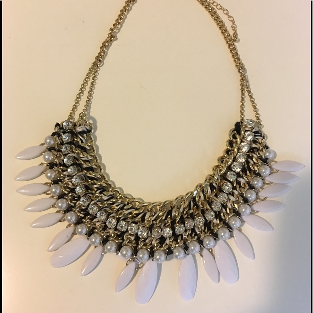 Express statement necklace