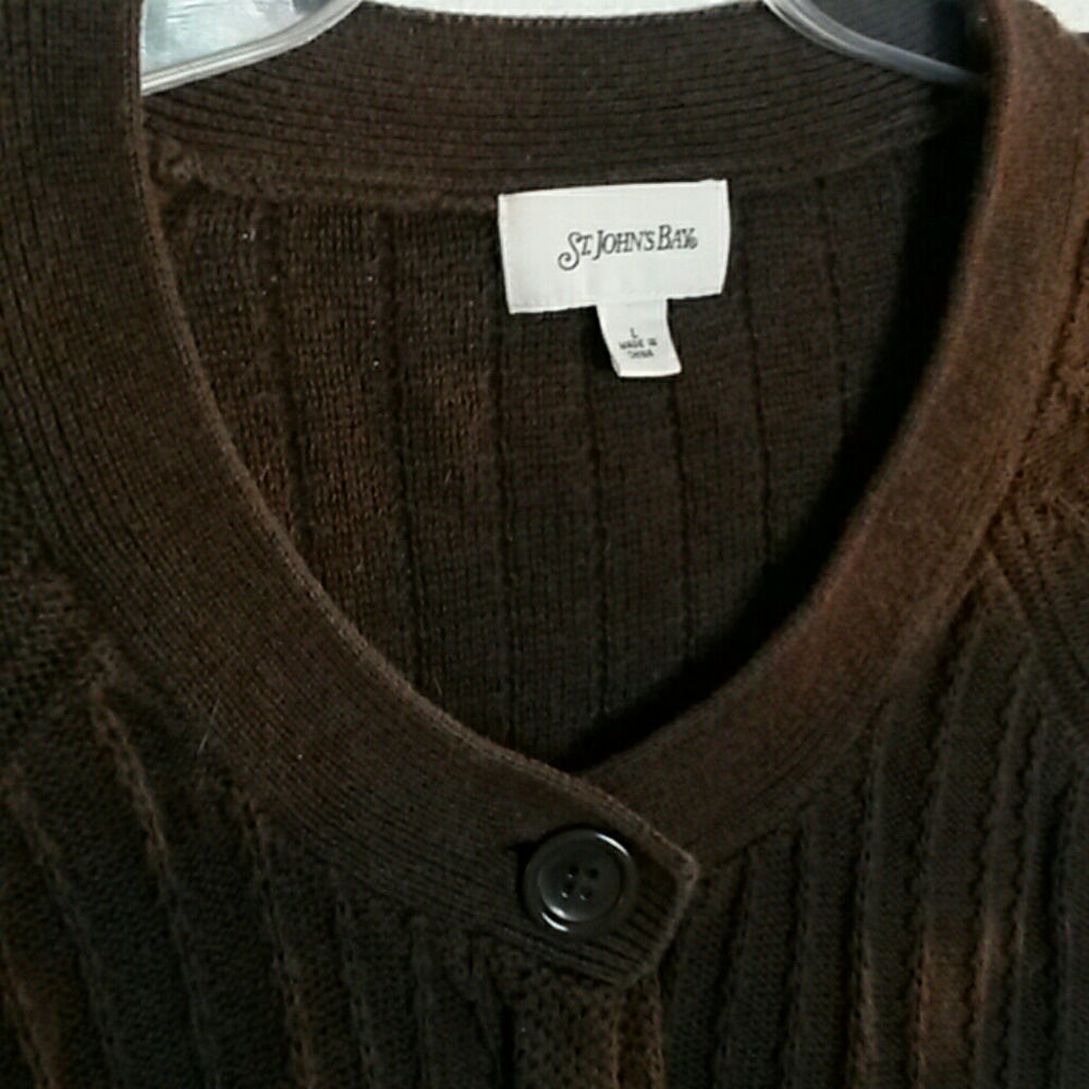Brown short sleve sweater