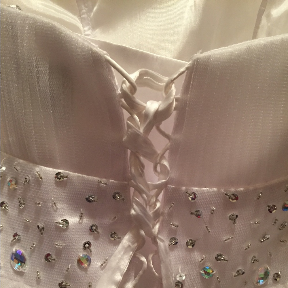 Dress - Picture 3 of 3
