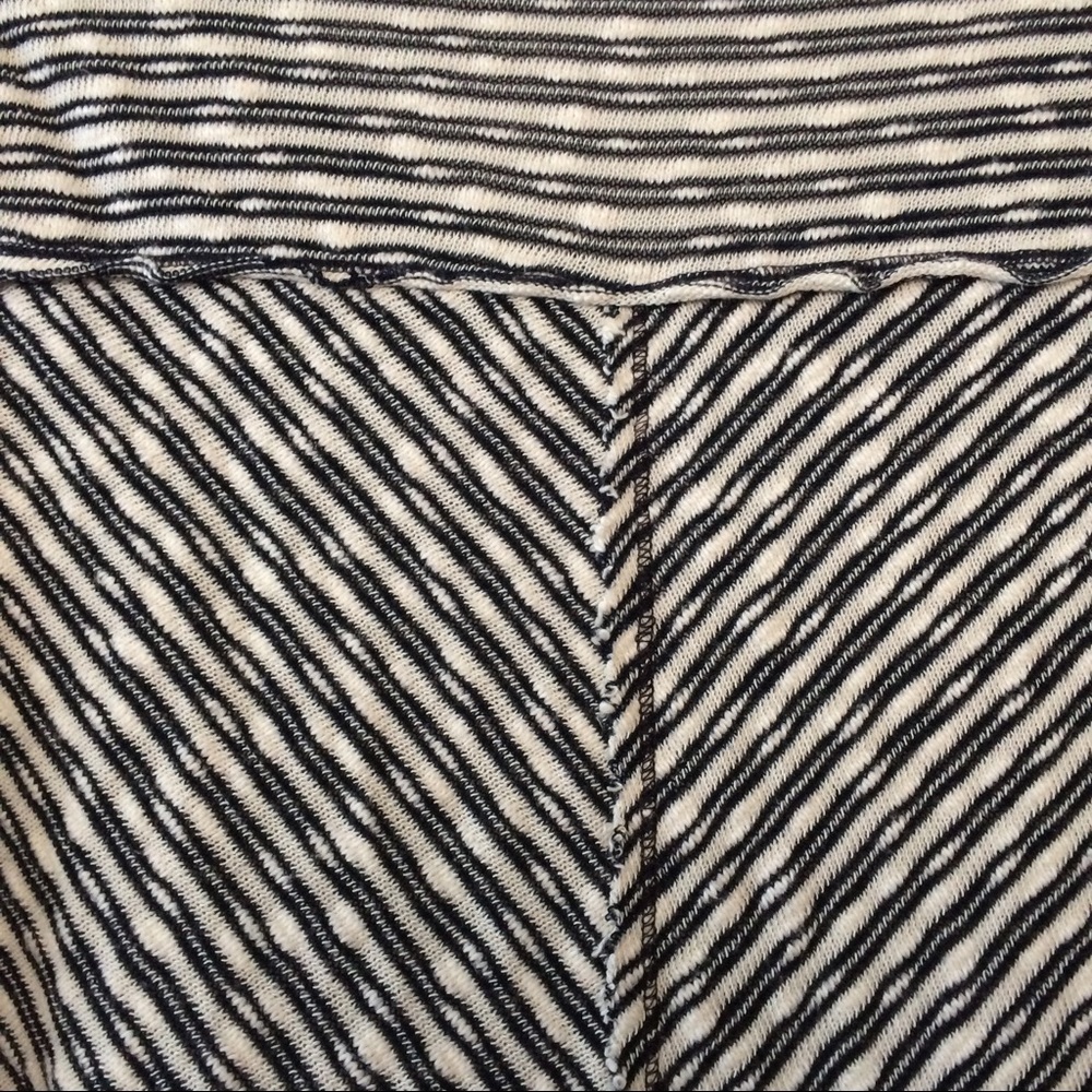 3/$30 SALE!   Lucy & Laurel Sweater Dress - Picture 5 of 5