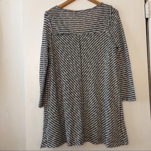 3/$30 SALE!   Lucy & Laurel Sweater Dress - Picture 4 of 5