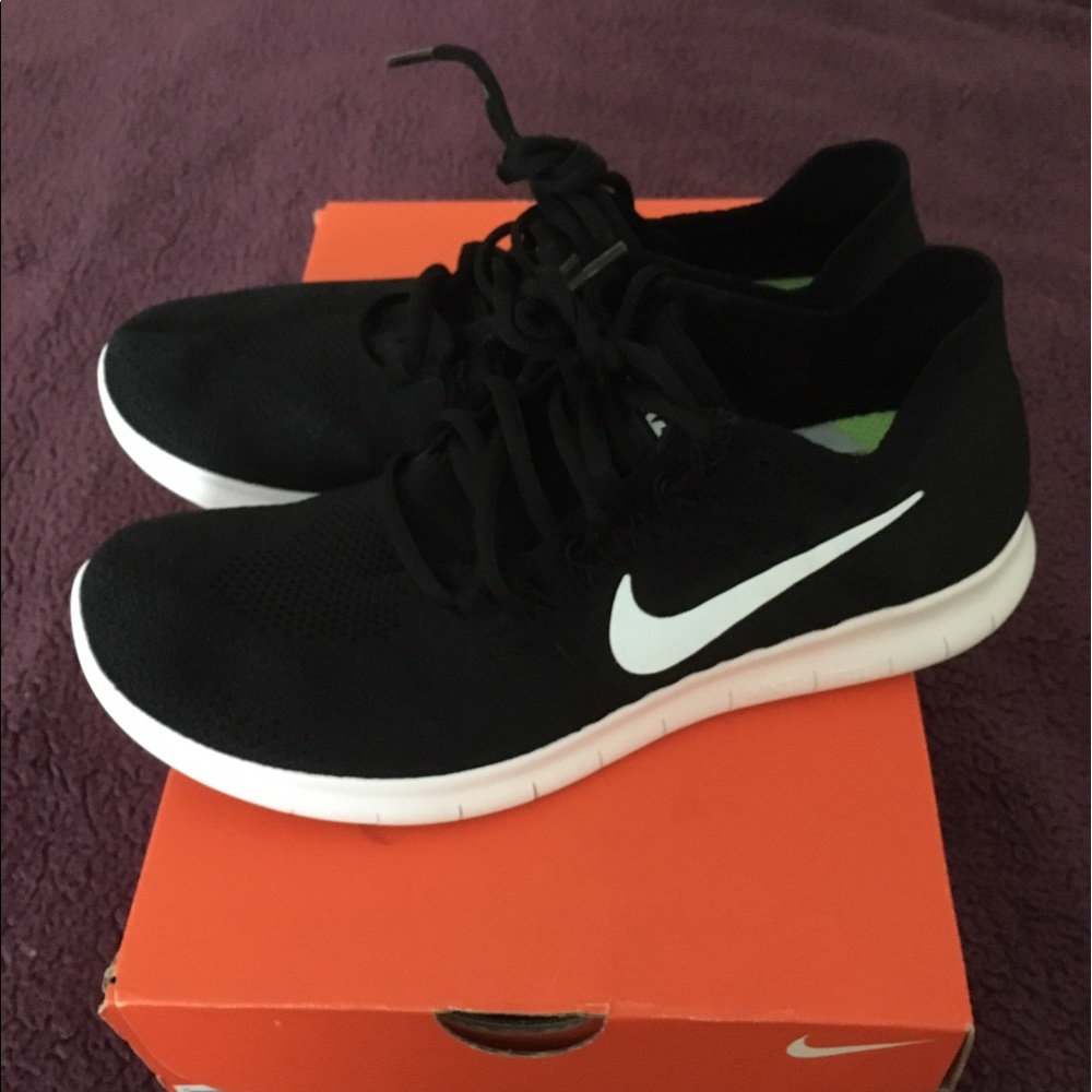 Wmns Nike Free RN Flyknit 2017 size 8.5