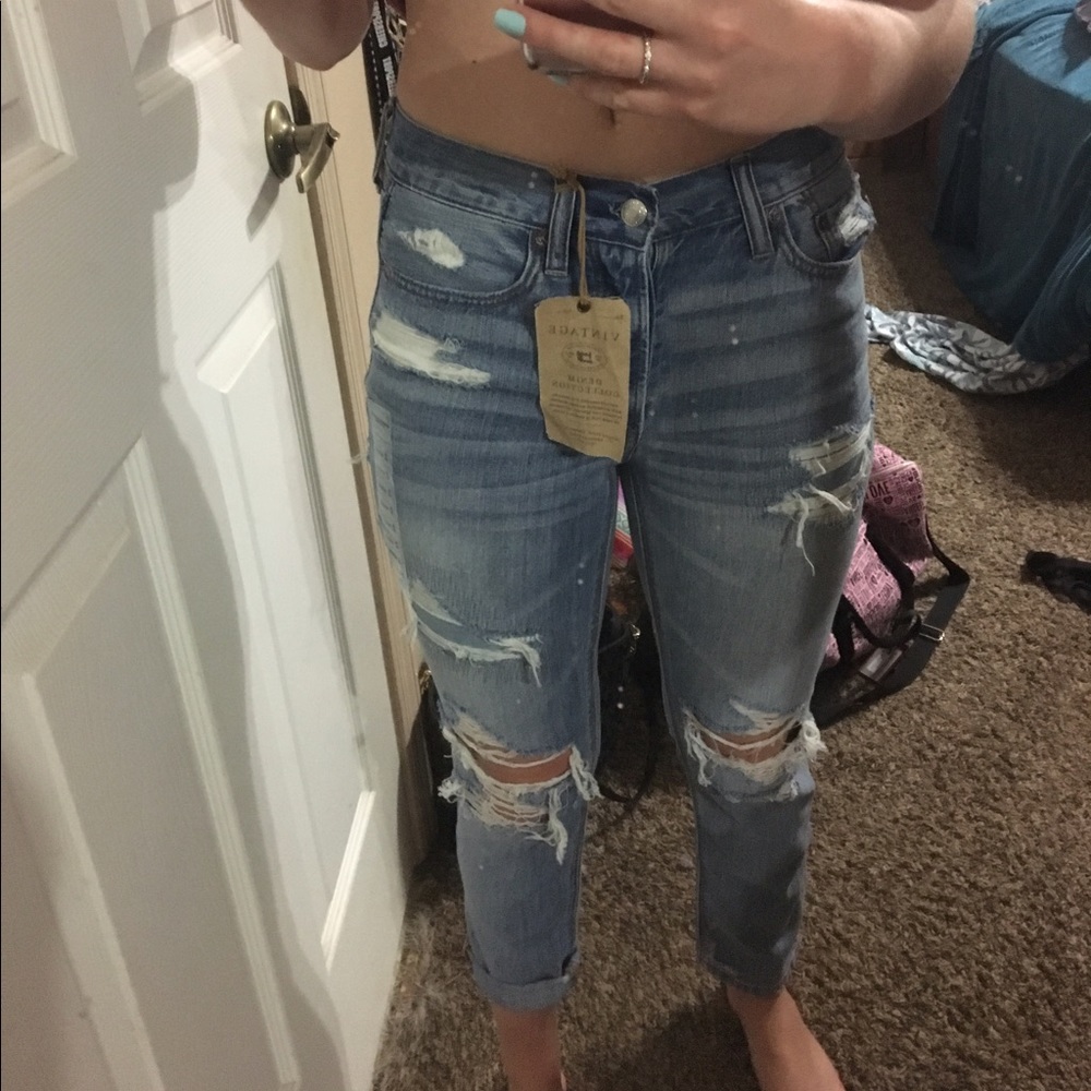 AE BOYFRIEND JEANS