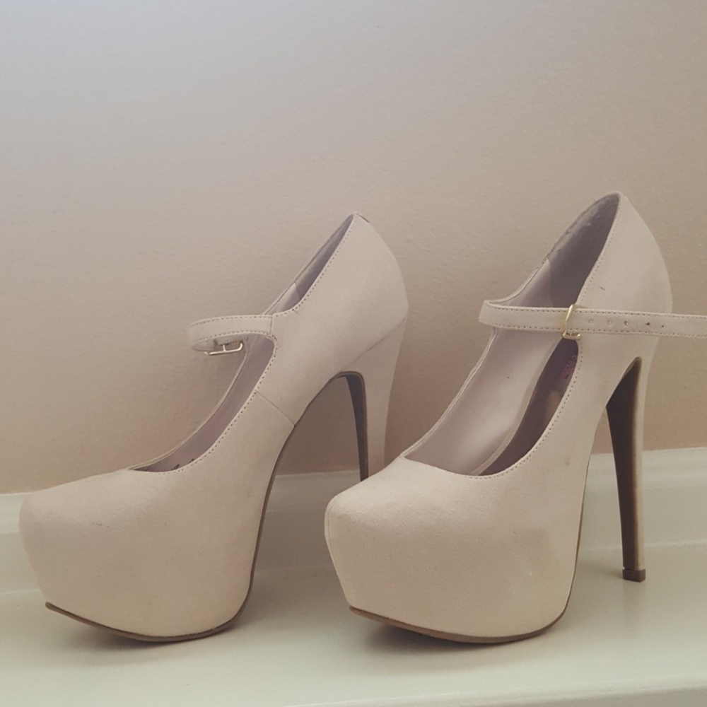 5inch Cream Colored Pumps