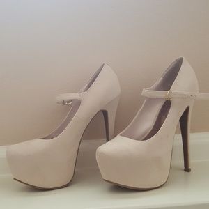 5inch Cream Colored Pumps