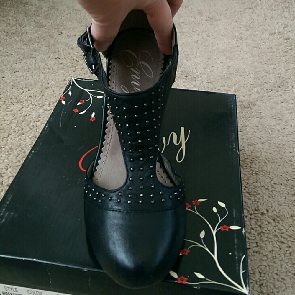 Nib black heels