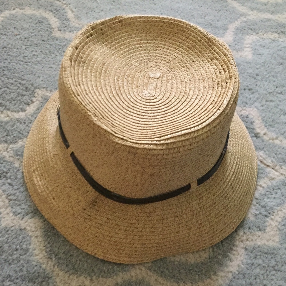 Nine West small brim hat! Great condition!