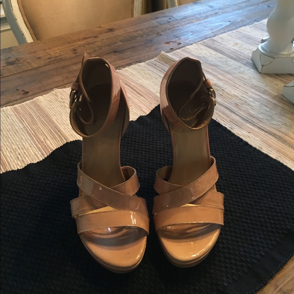 Stuart Weitzman Nude Wedges Size 6