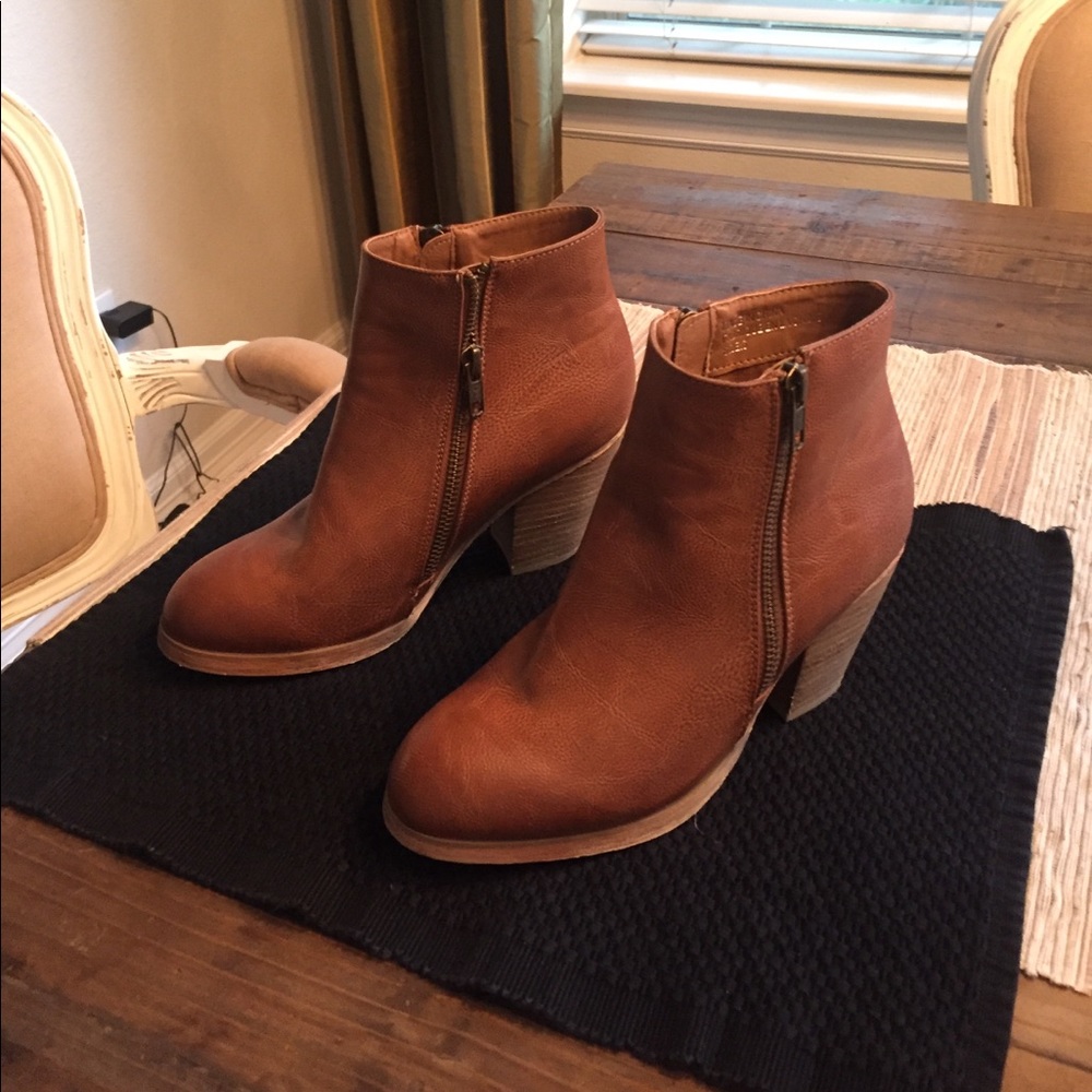 Urban Outfitters Brown Ankle Boots Size 6