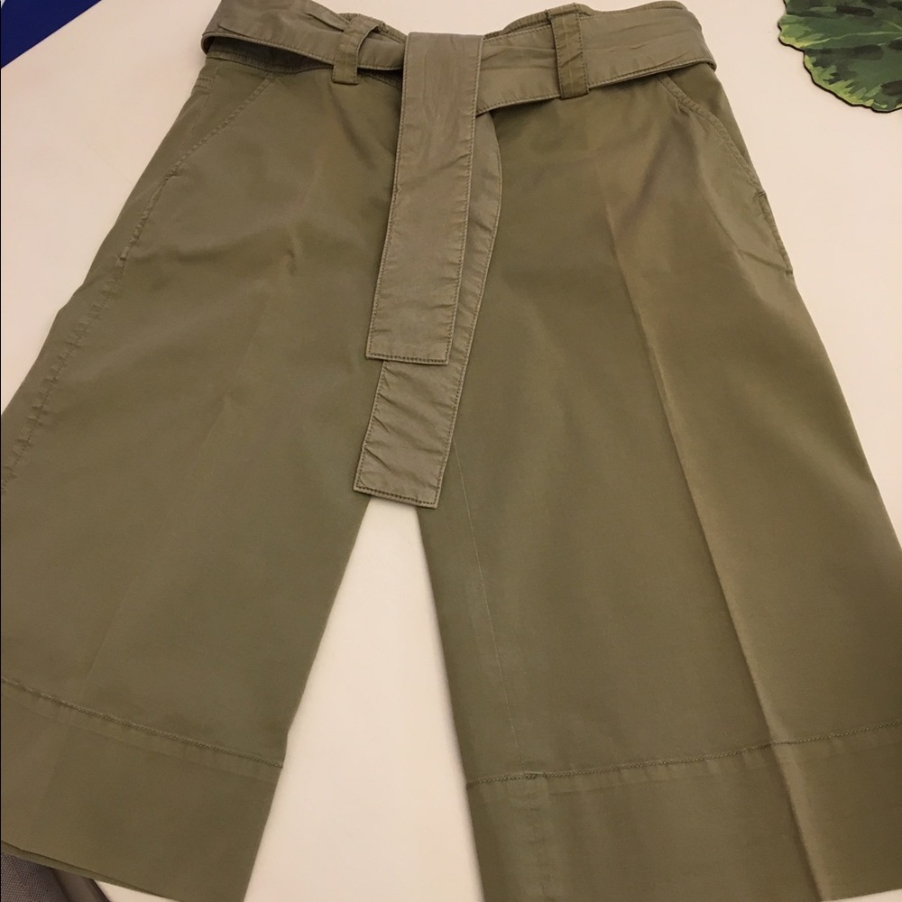 Cropped pants