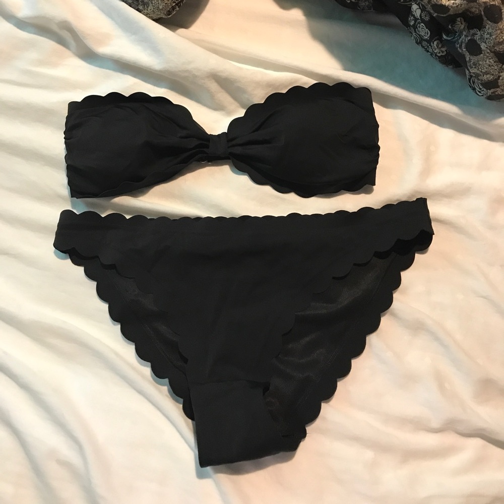 Black scalloped bikini
