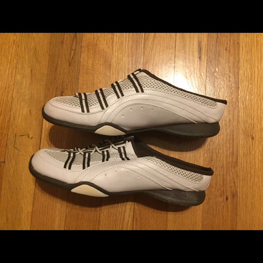 Slip on Tennis Shoes