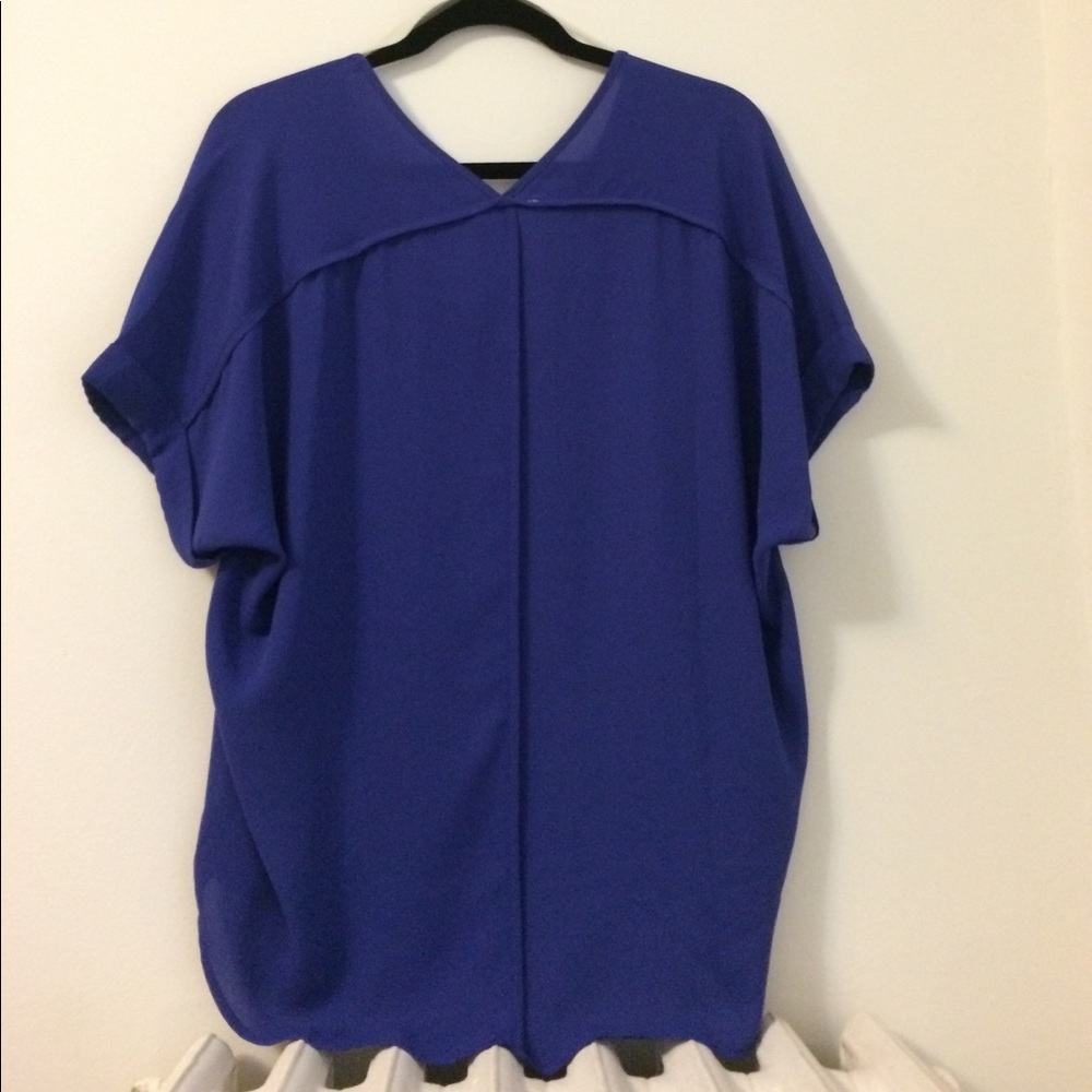 Simple Lush top - Picture 2 of 4