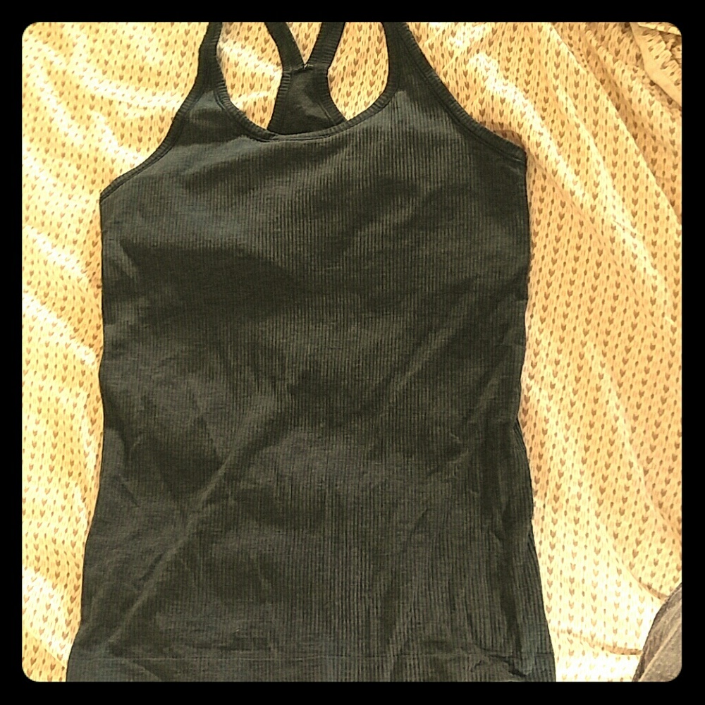 Lululemon top with shelf bra 10