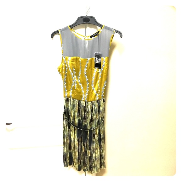 Vertigo Paris Dresses & Skirts - Beautiful multi-pattern midi dress