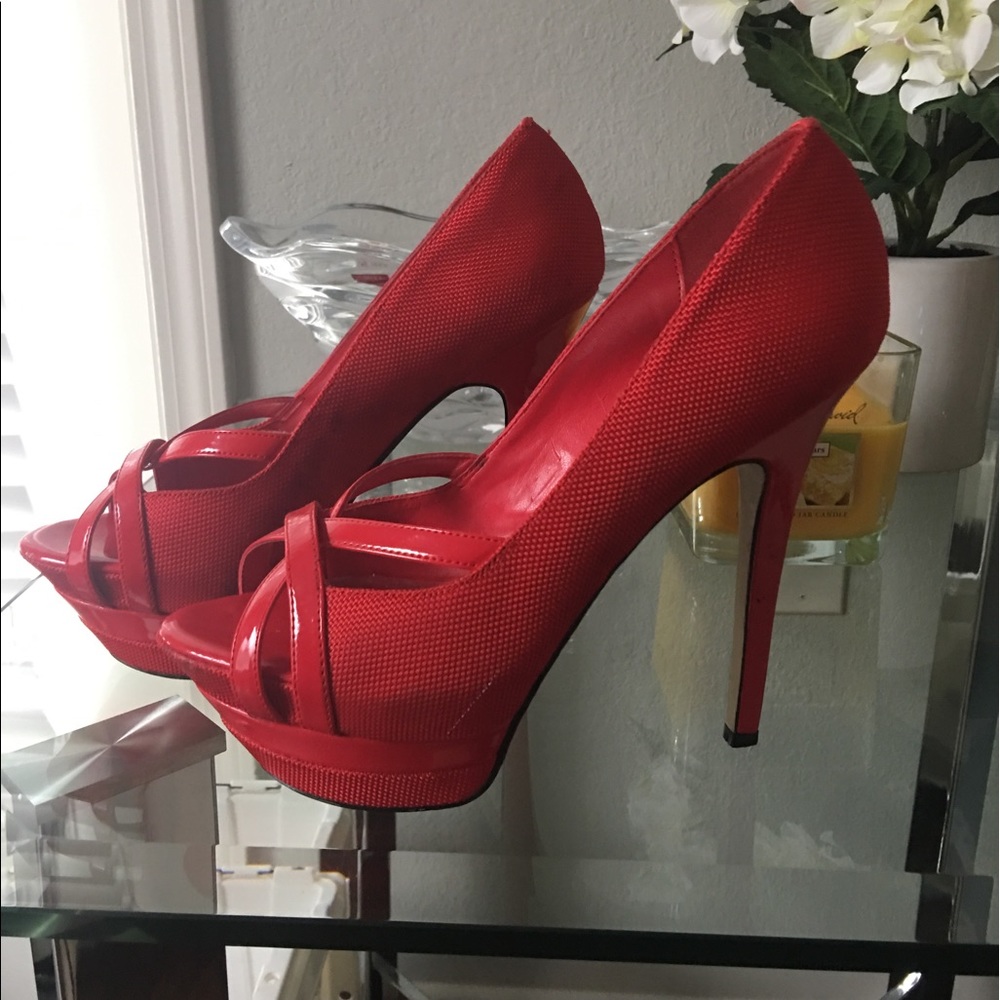 Red bakers heels size 7